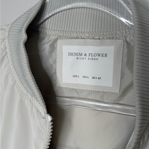 Denim & Flower Light Gray/Off White Bomber Jacket Zip Up Large EUC - Picture 3 of 8